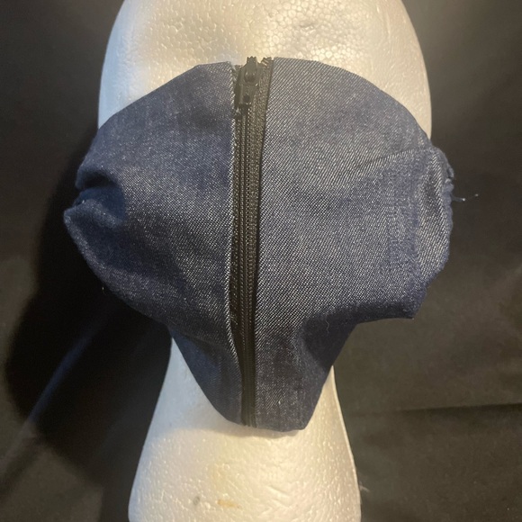 Face mask - Picture 3 of 6